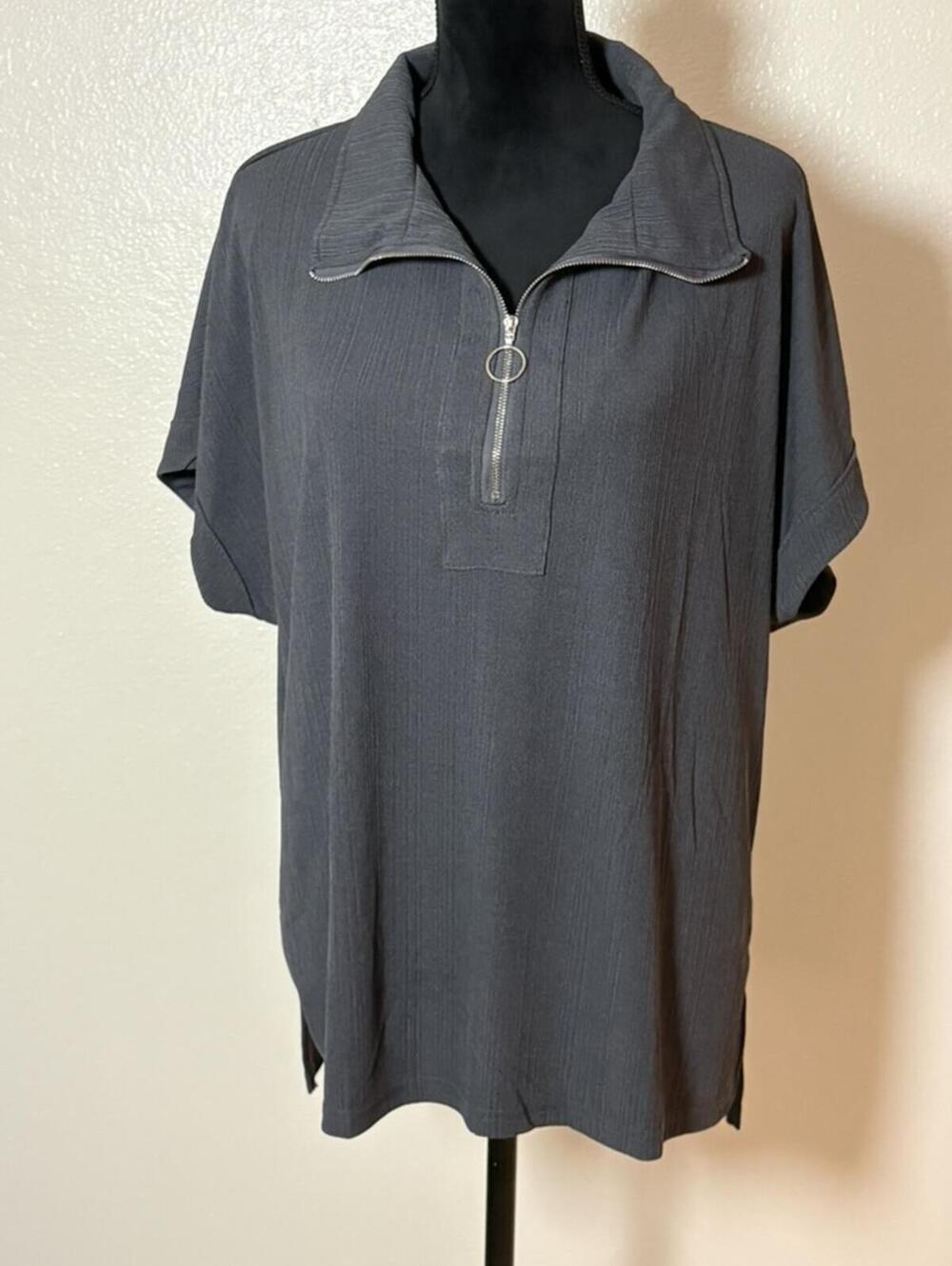 Gray Quarter Zip Collared Short Sleeve Top Size XXL